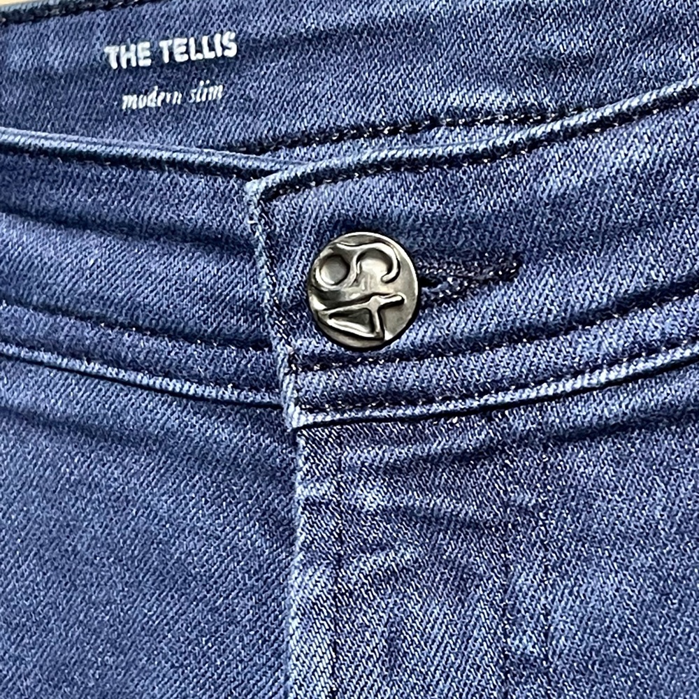 AG Adriano Goldschmied “The Tellis” Modern Slim Jeans – Size 31